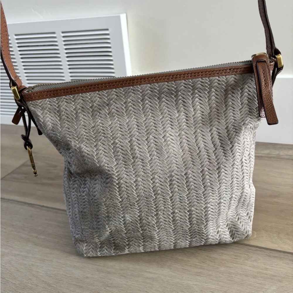 Fossil Grey Textured Soft Leather Brown Brass Crossbody Messenger Bag Purse EUC - Picture 4 of 10